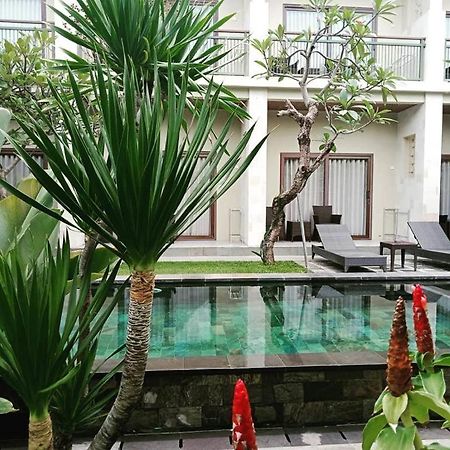 Arnaya Homestay Кута Экстерьер фото